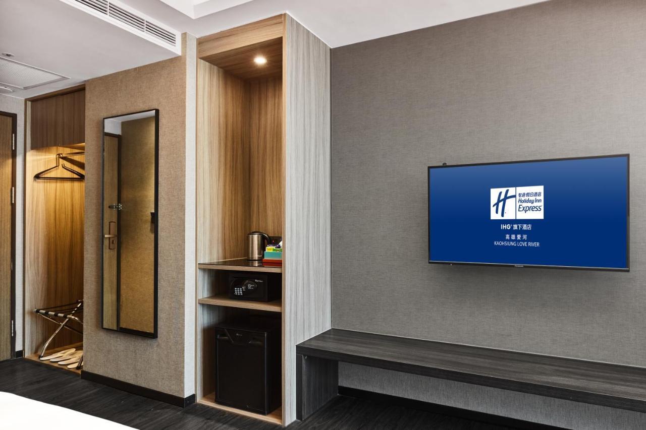 Holiday Inn Express Kaohsiung Love River By Ihg Esterno foto