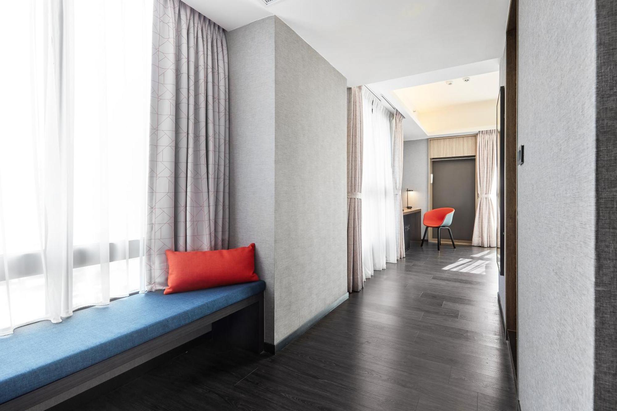 Holiday Inn Express Kaohsiung Love River By Ihg Esterno foto