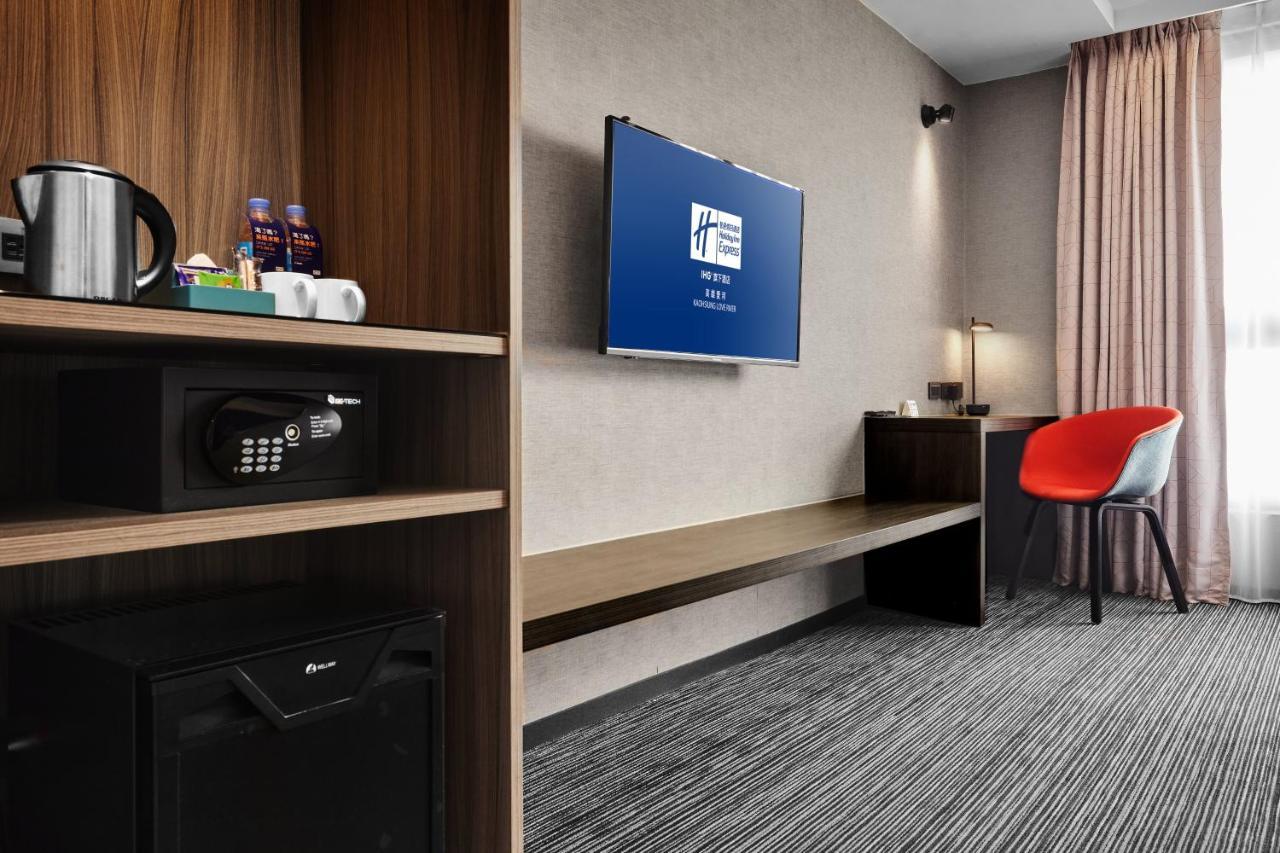Holiday Inn Express Kaohsiung Love River By Ihg Esterno foto