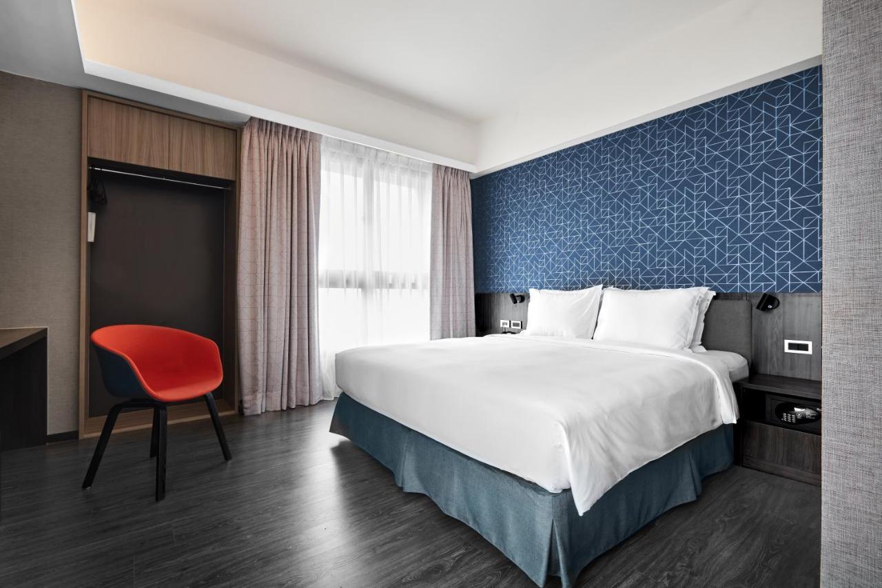 Holiday Inn Express Kaohsiung Love River By Ihg Esterno foto
