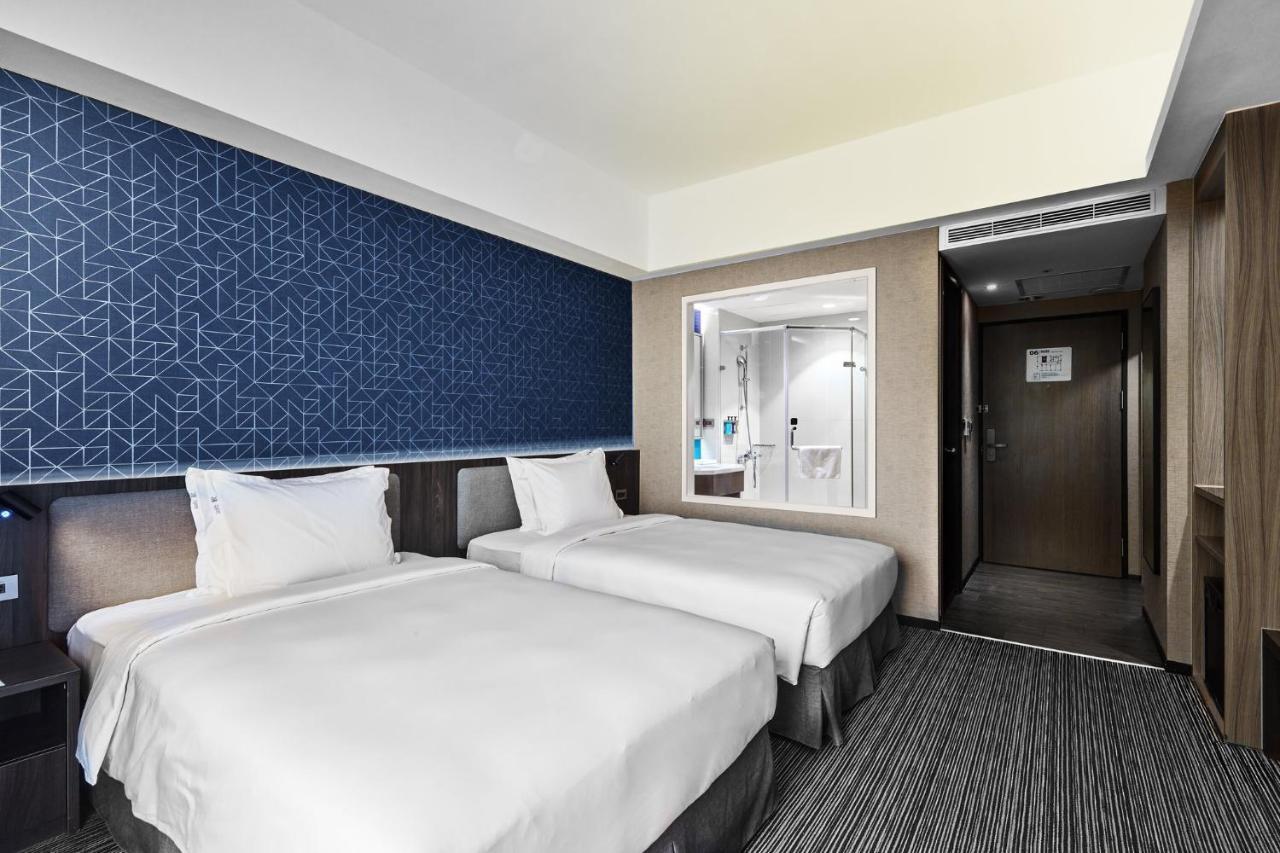 Holiday Inn Express Kaohsiung Love River By Ihg Esterno foto