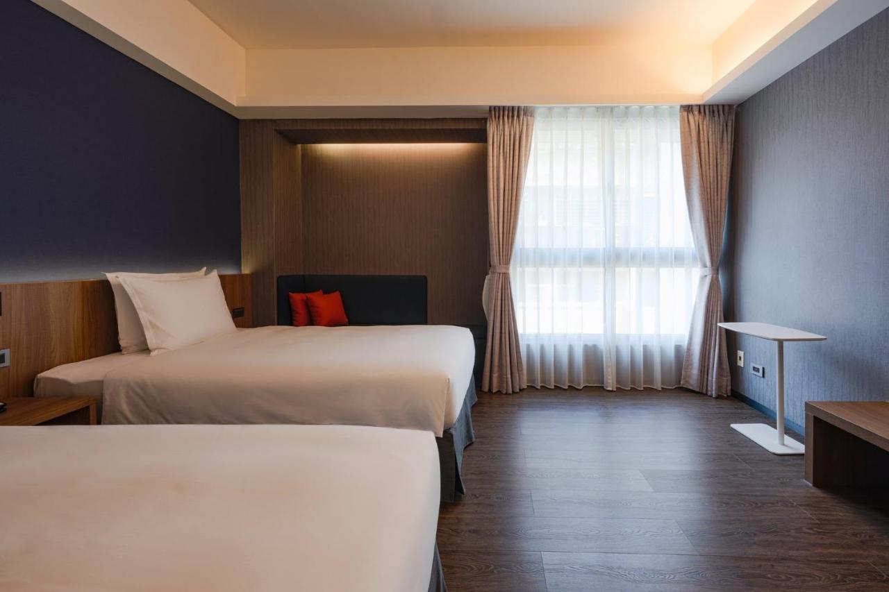 Holiday Inn Express Kaohsiung Love River By Ihg Esterno foto