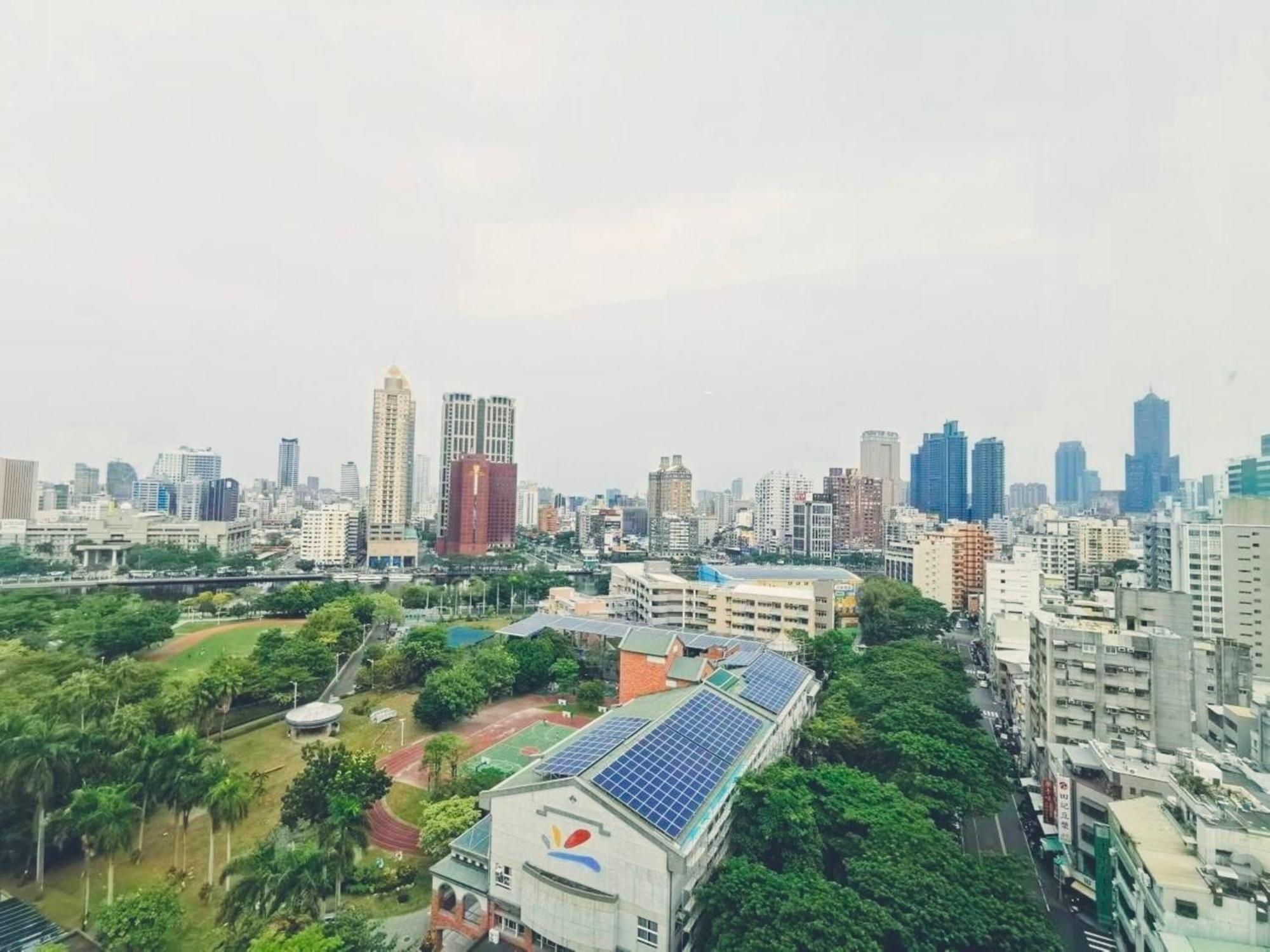 Holiday Inn Express Kaohsiung Love River By Ihg Esterno foto