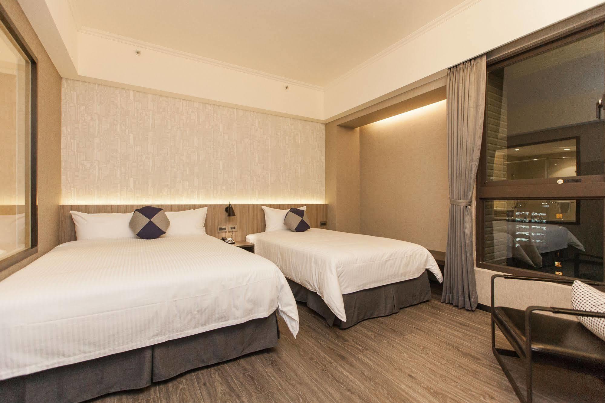 Holiday Inn Express Kaohsiung Love River By Ihg Esterno foto